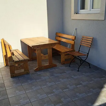Sidrana Apartment Stomorska